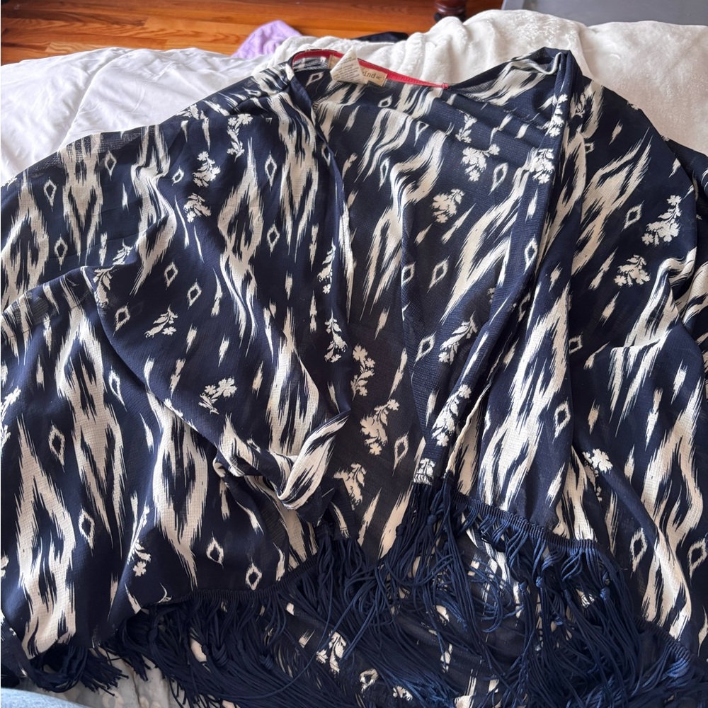 Navy and White Patterned Fringe Kimono